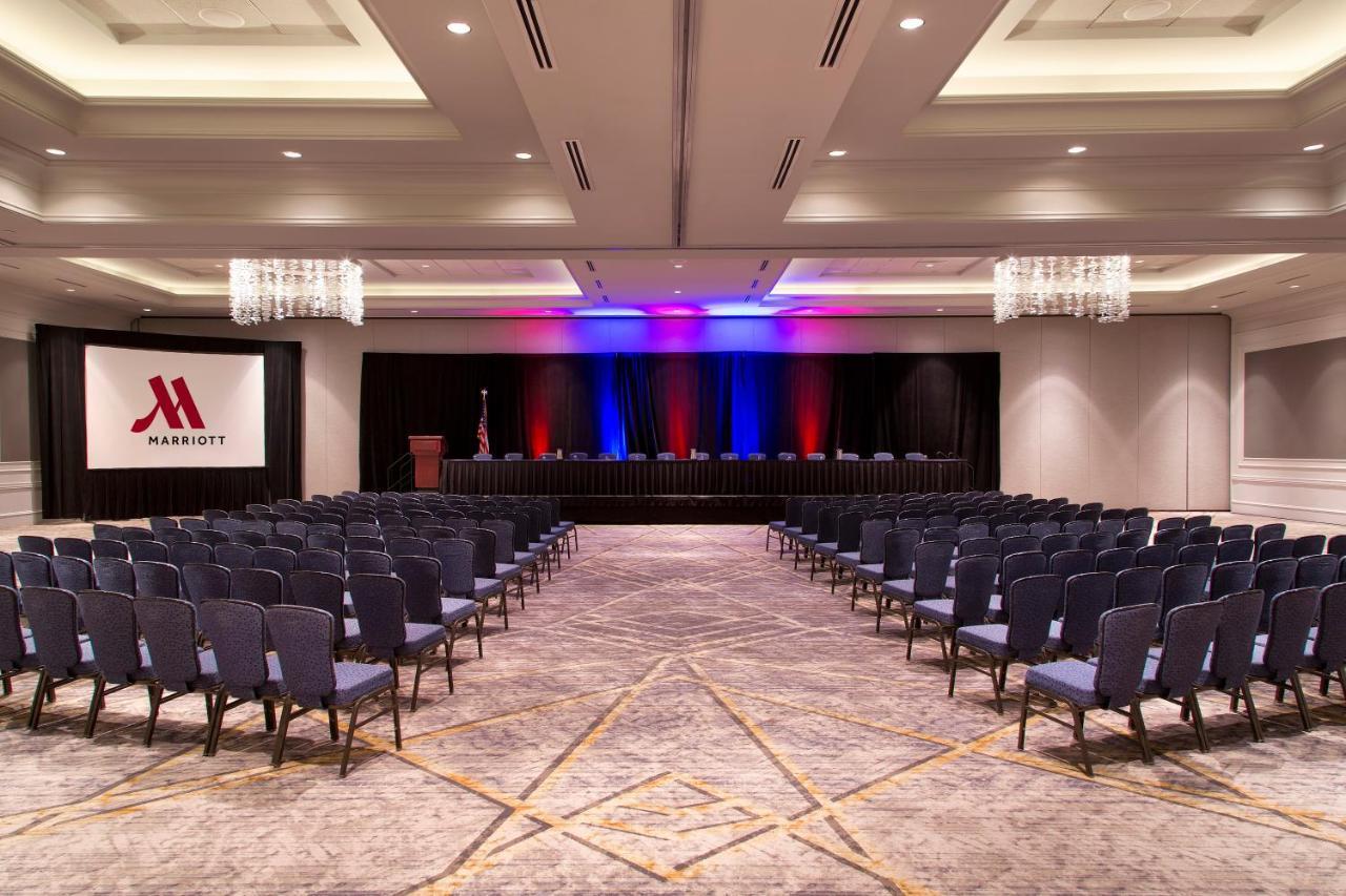Отель Franklin Marriott Cool Springs Экстерьер фото