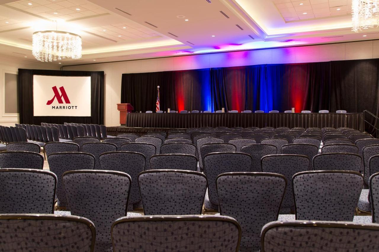 Отель Franklin Marriott Cool Springs Экстерьер фото