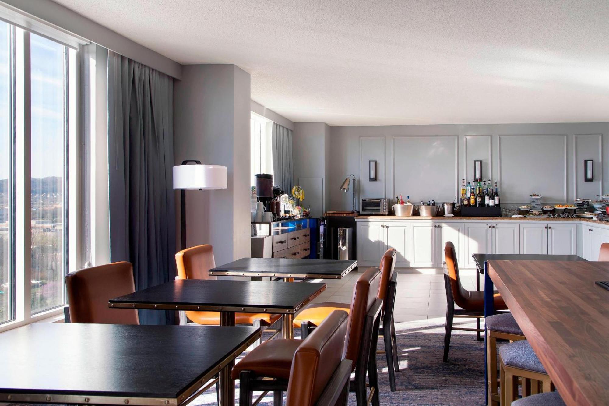Отель Franklin Marriott Cool Springs Экстерьер фото