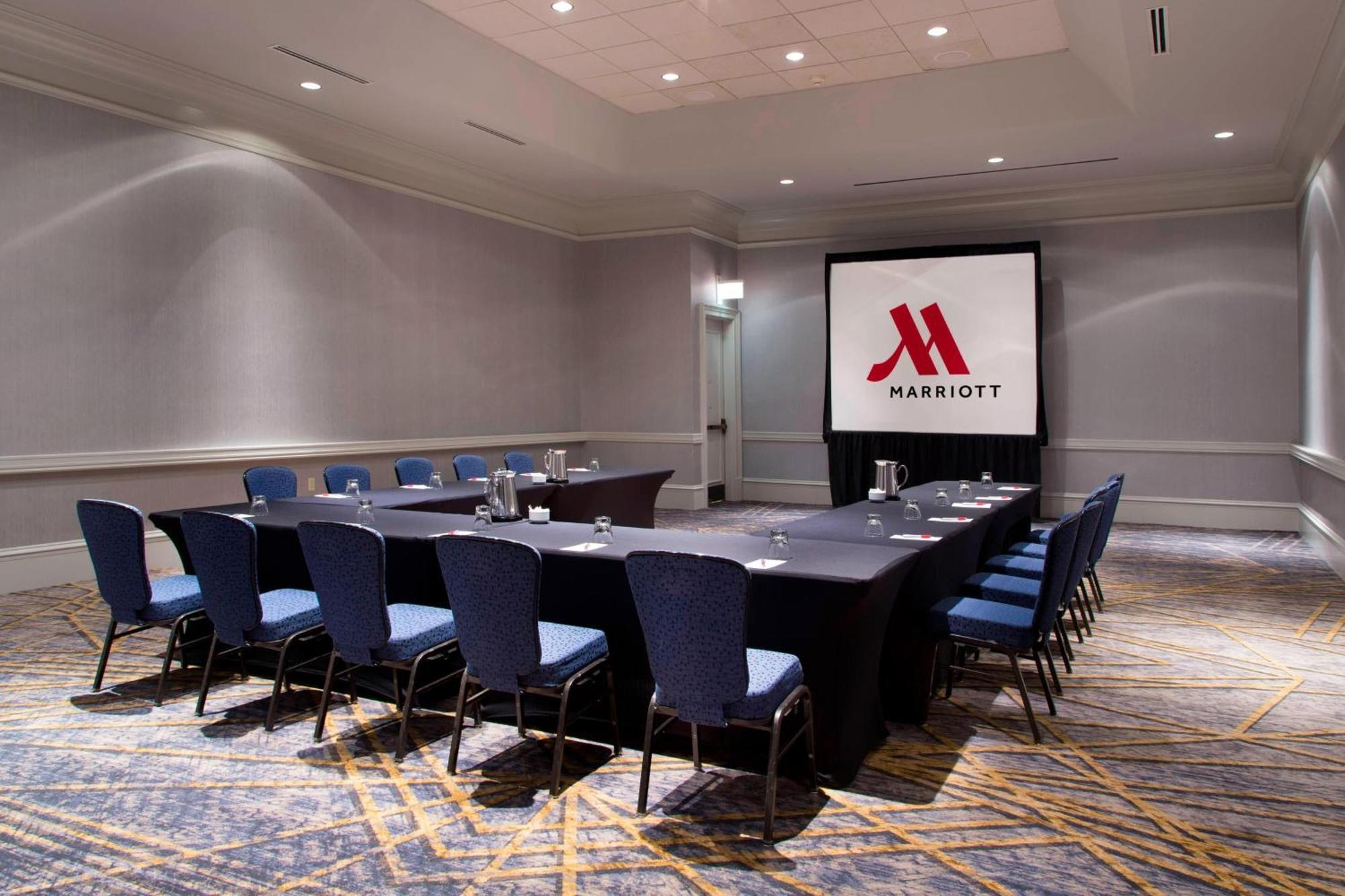 Отель Franklin Marriott Cool Springs Экстерьер фото